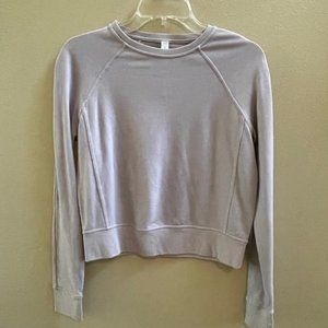 Women's lululemon long sleeve shirt / lightweight sweatshirt - Size 4